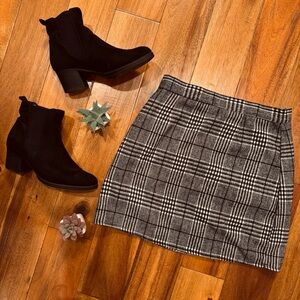 Houndstooth Mini Skirt